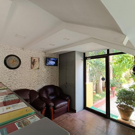 Poppys Olive De' Villa Auroville Bagian luar foto