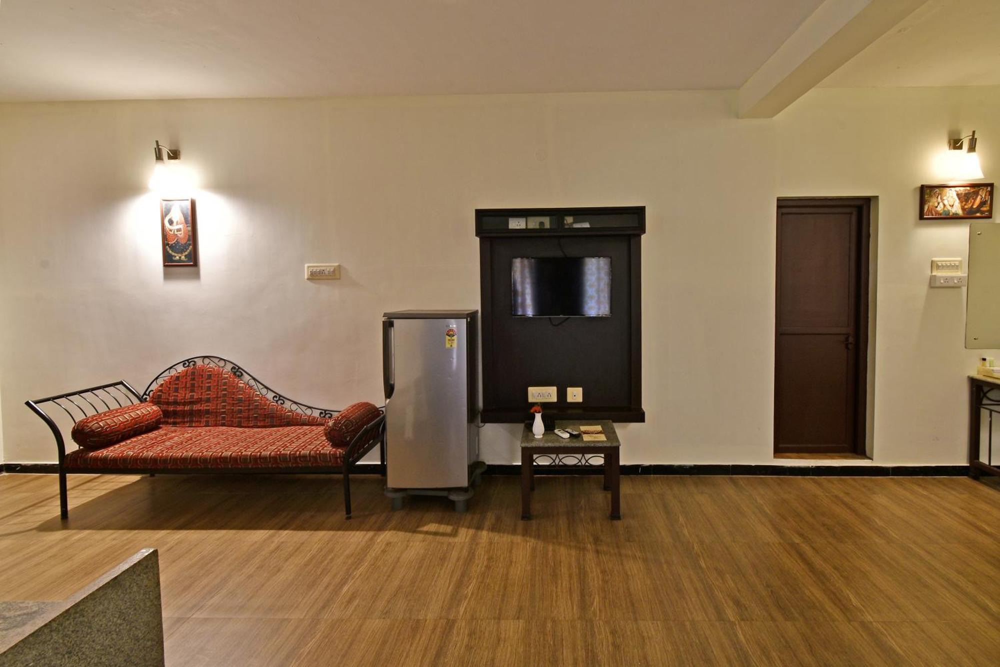 Poppys Olive De' Villa Auroville Bagian luar foto